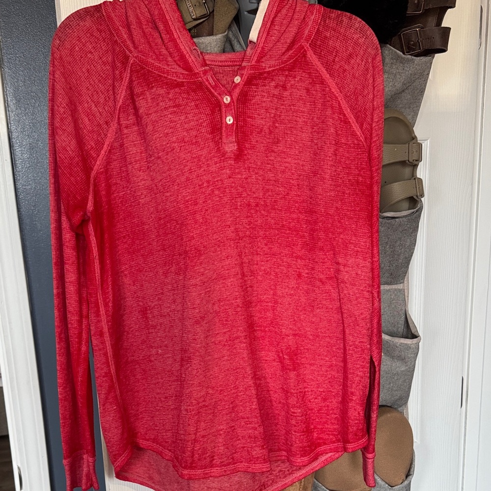 American Eagle Outfitters Red Long Sleeve Tee